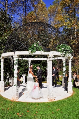 Cavender Castle Outdoor Wedding Ceremony_01