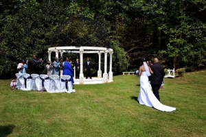 Cavender Castle Outdoor Wedding Ceremony_09
