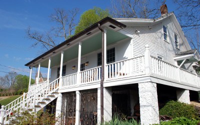Independence Cottage – Historic Honeymoon Suite in Downtown Dahlonega